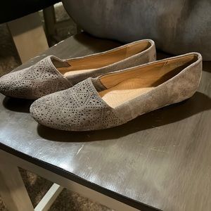 Grey Baretrap flats size 10